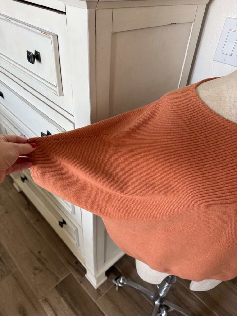 The Reset R Label L/XL Essential Pullover - Picture 4 of 6